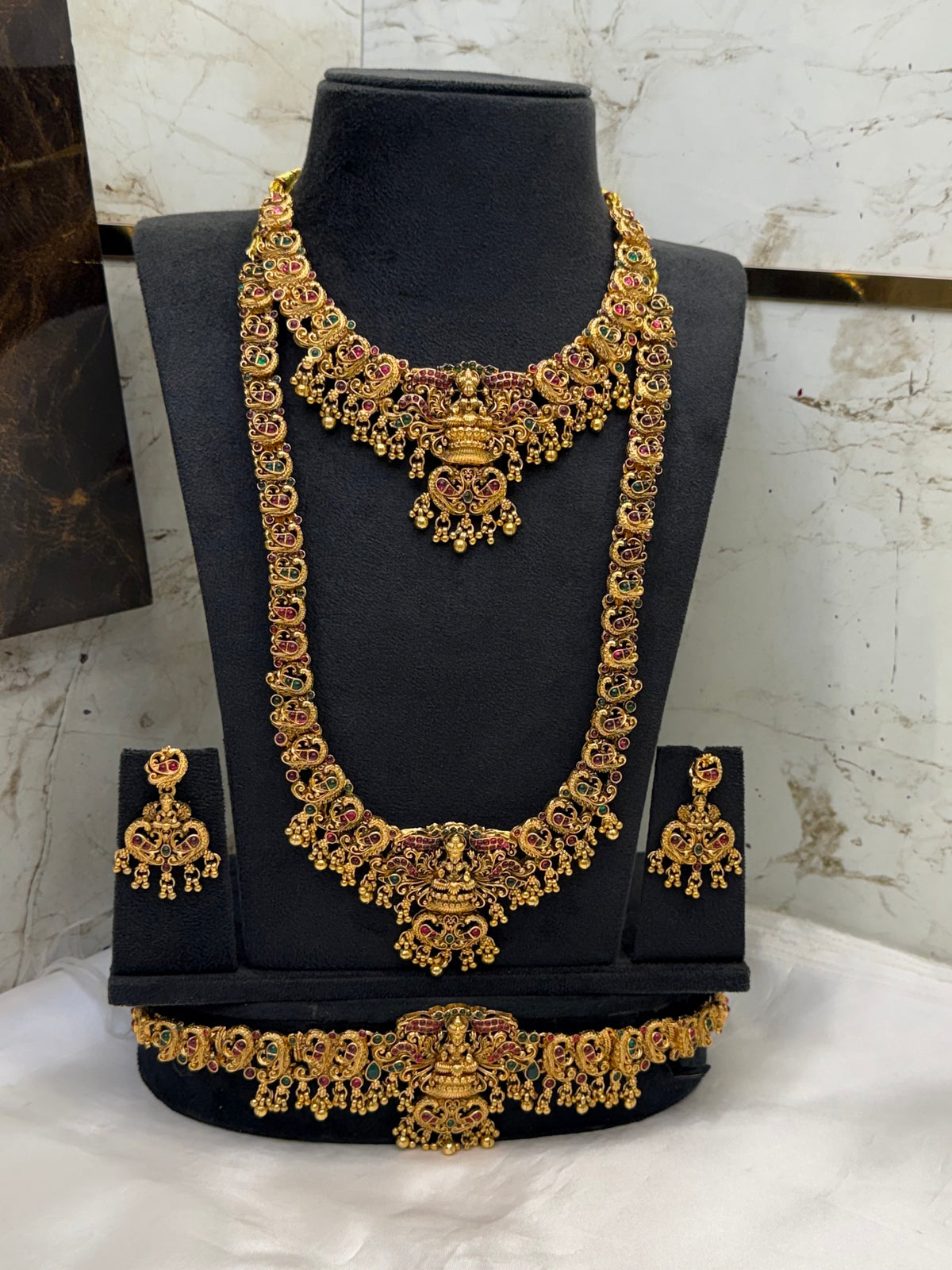 Simple & Classy Bridal Set